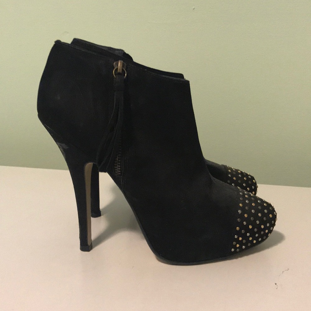 Topshop black booties with unique toe detailing.